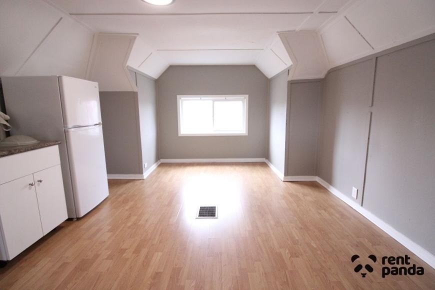 336 - 336 Harold St N - Photo 3 of 7