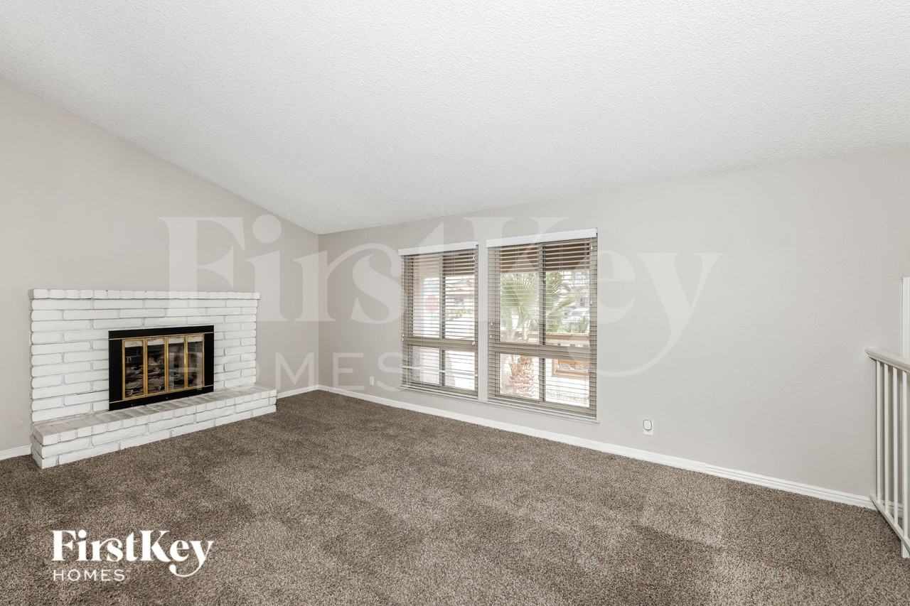 5341 Supai Dr - Photo 4 of 19