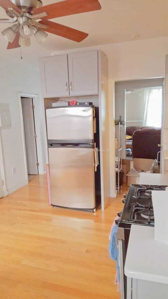 15 Thacher St - Photo 4 of 10