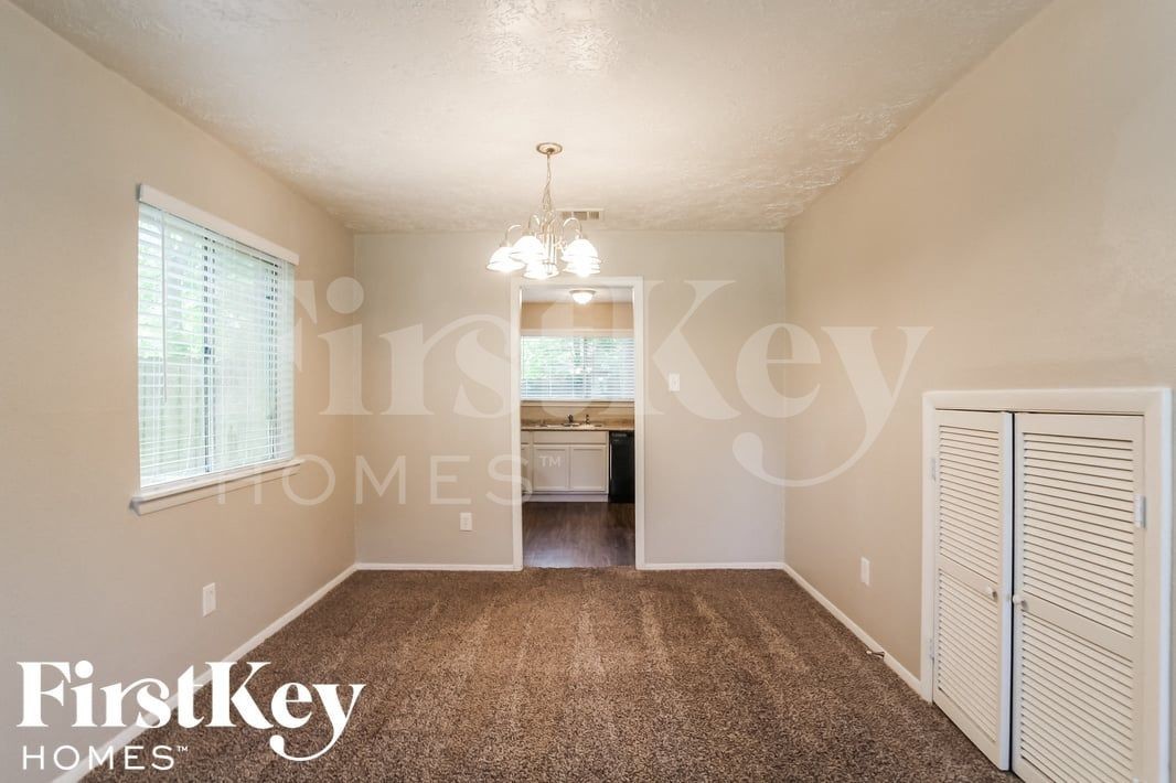 4222 Chestergate Dr - Photo 4 of 15
