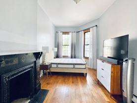 Private Bedroom in 4 Bedroom/1 Bathroom Home - Photo 1 of 1