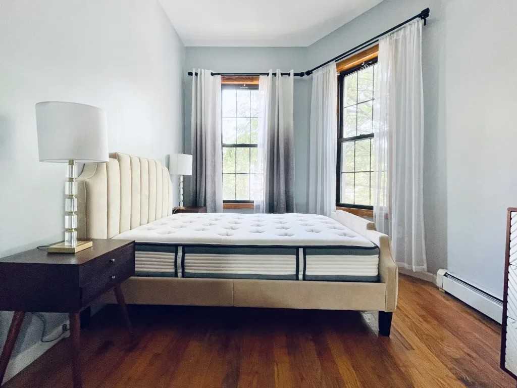 Private Bedroom in 4 Bedroom/1 Bathroom Home - Photo 2 of 7