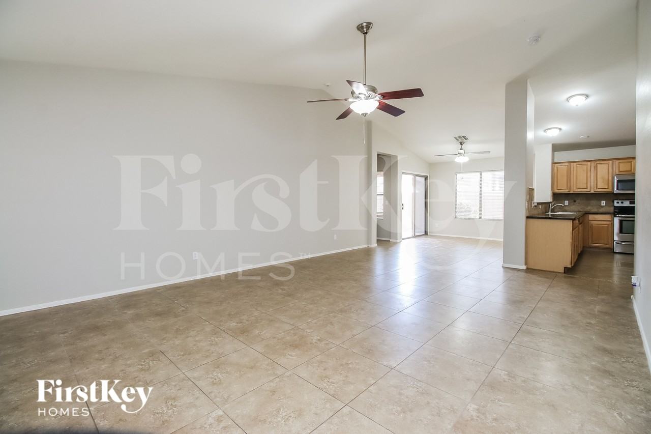 2968 E Silverbell Rd - Photo 3 of 16