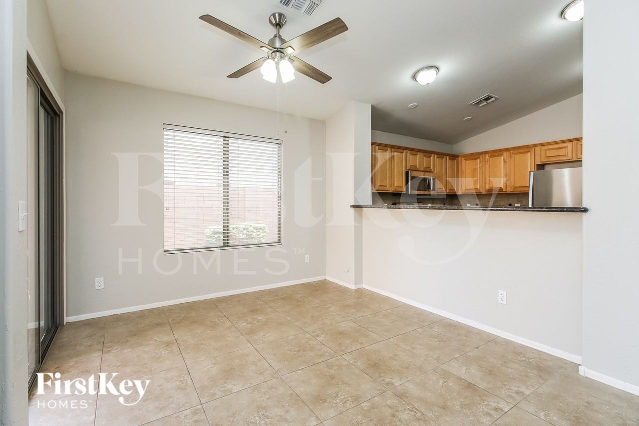 2968 E Silverbell Rd - Photo 5 of 16