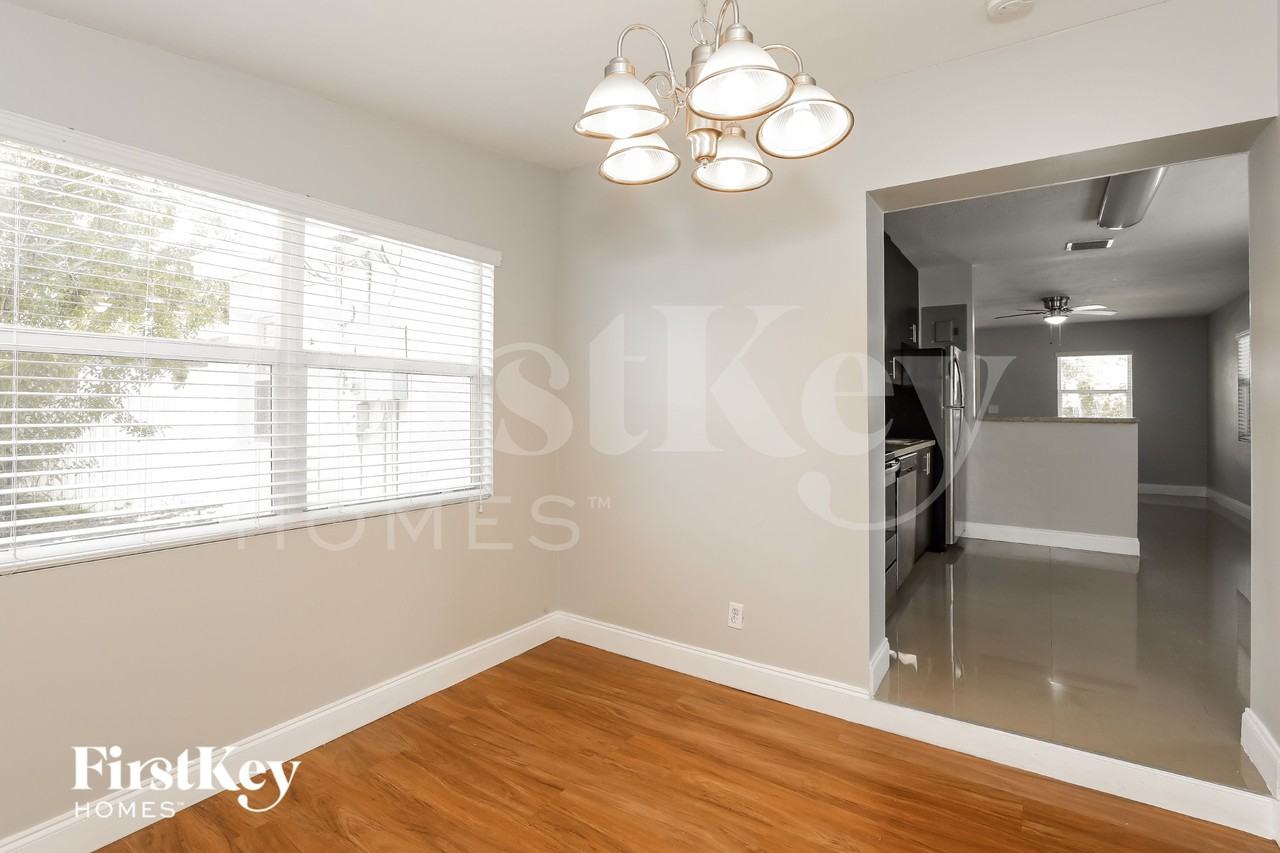 2827 Wiley St - Photo 4 of 15