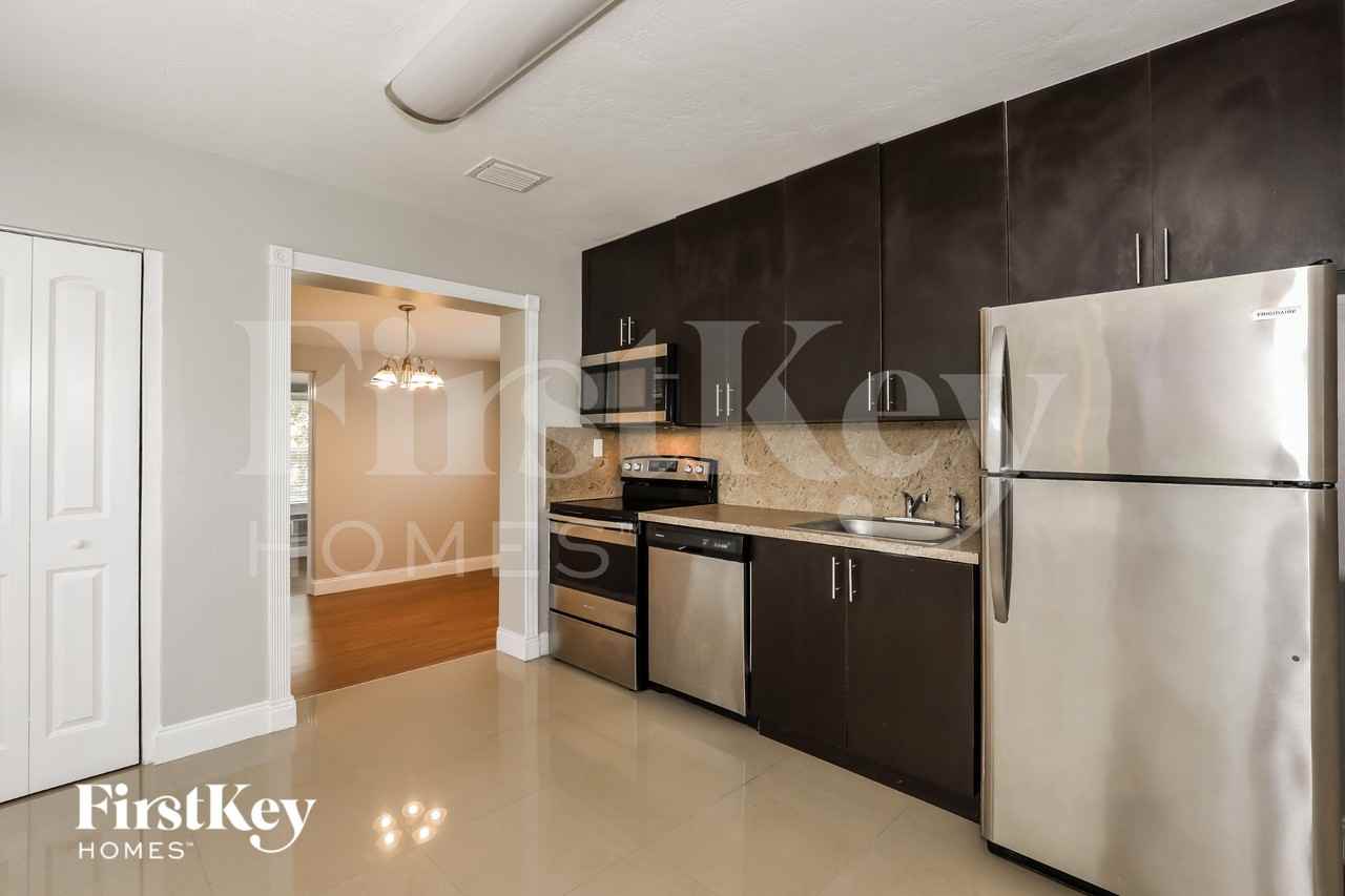 2827 Wiley St - Photo 6 of 15