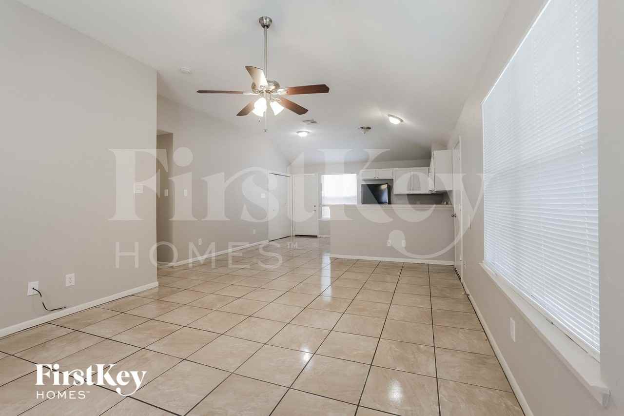 19615 Plantation Tree Ct - Photo 3 of 15