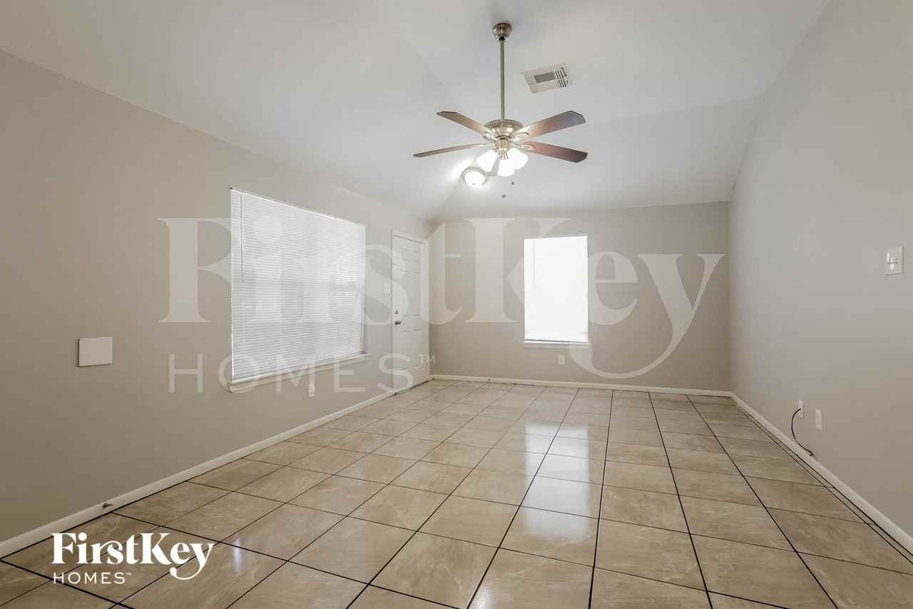 19615 Plantation Tree Ct - Photo 4 of 15