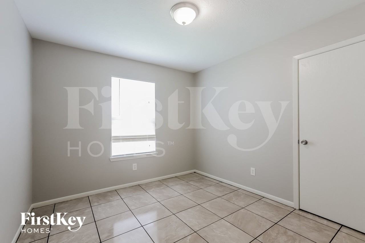 19615 Plantation Tree Ct - Photo 5 of 15