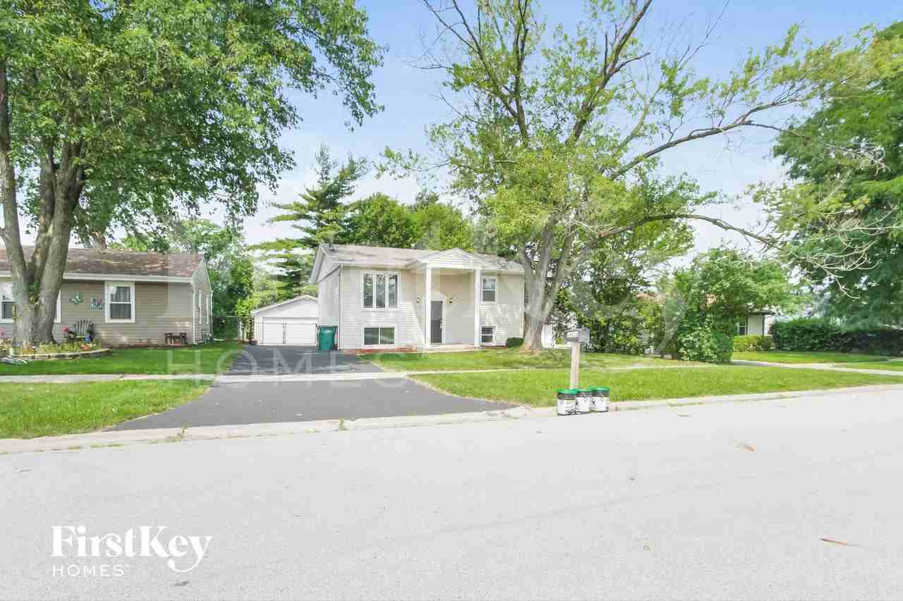 16818 Hobart Ave - Photo 2 of 15
