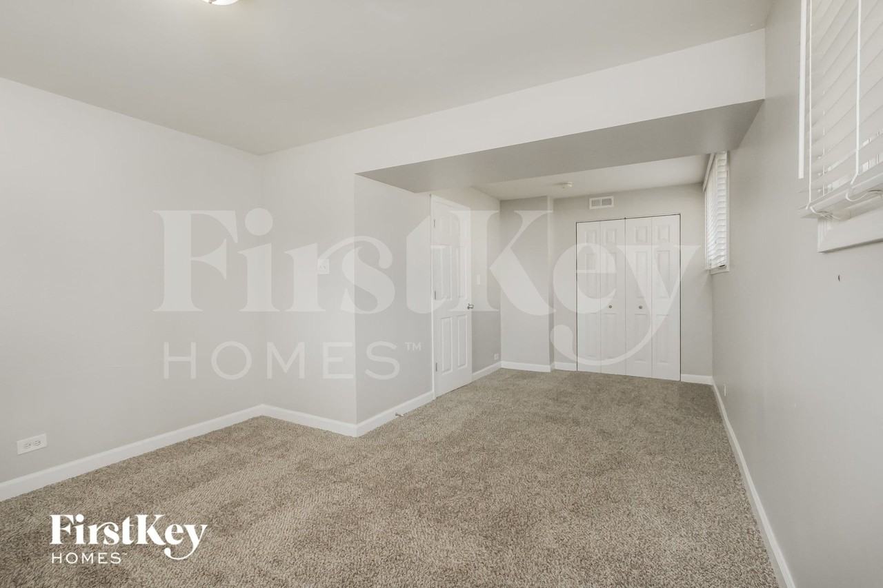 16818 Hobart Ave - Photo 6 of 15