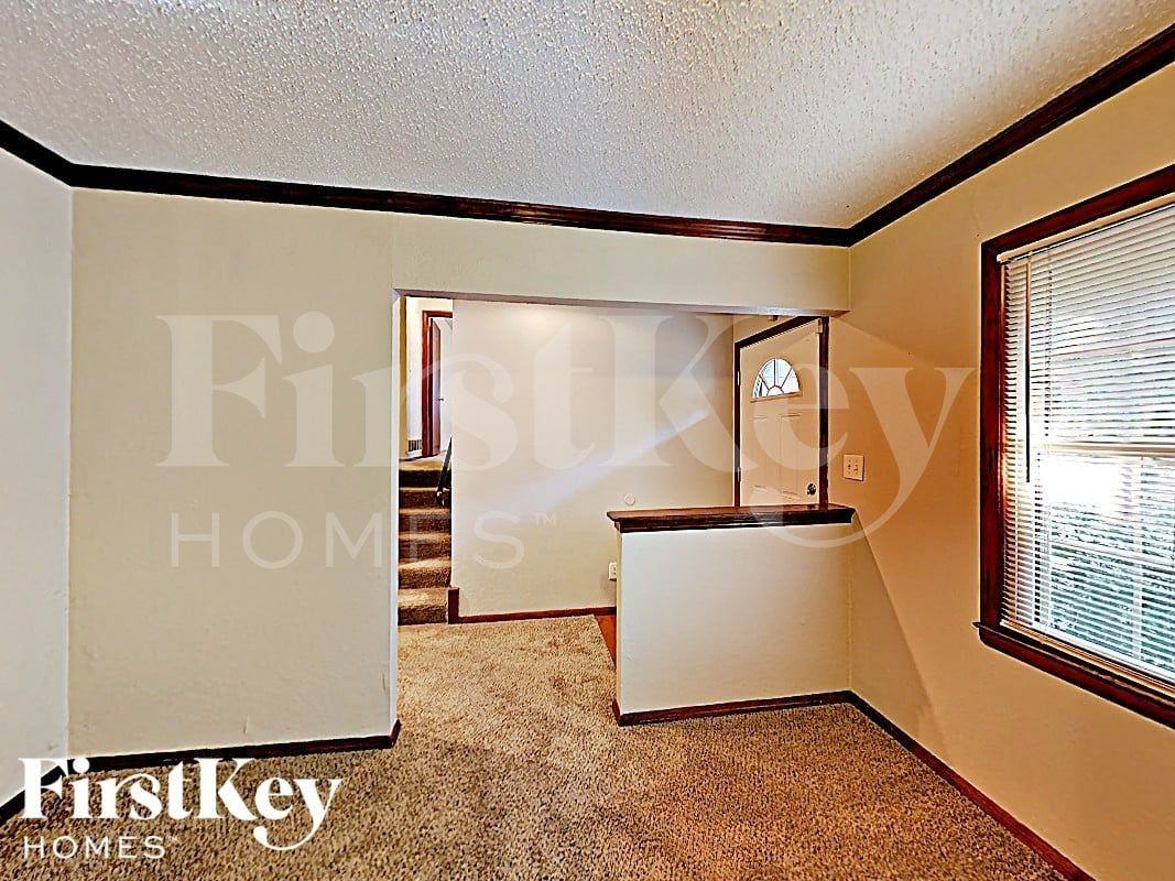 11807 Fuller Ave - Photo 3 of 16