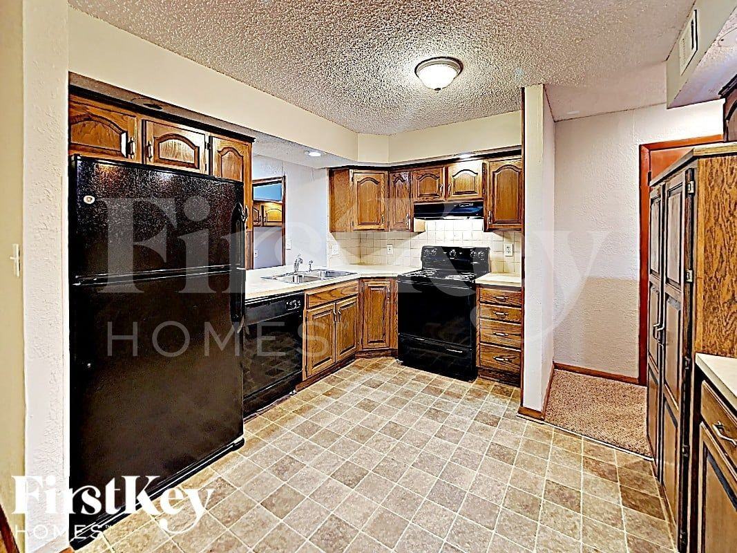 11807 Fuller Ave - Photo 4 of 16
