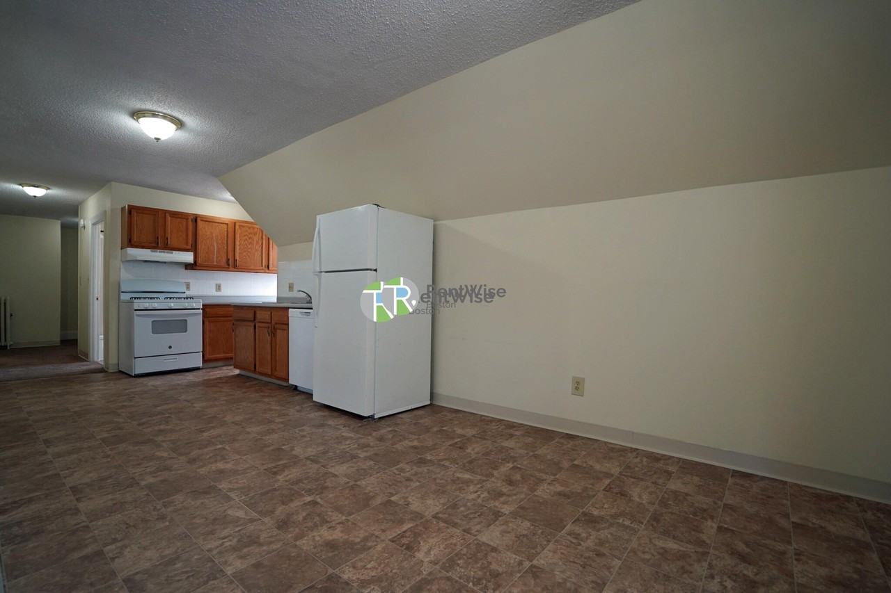 80 Robbins St #5 - Photo 7 of 38