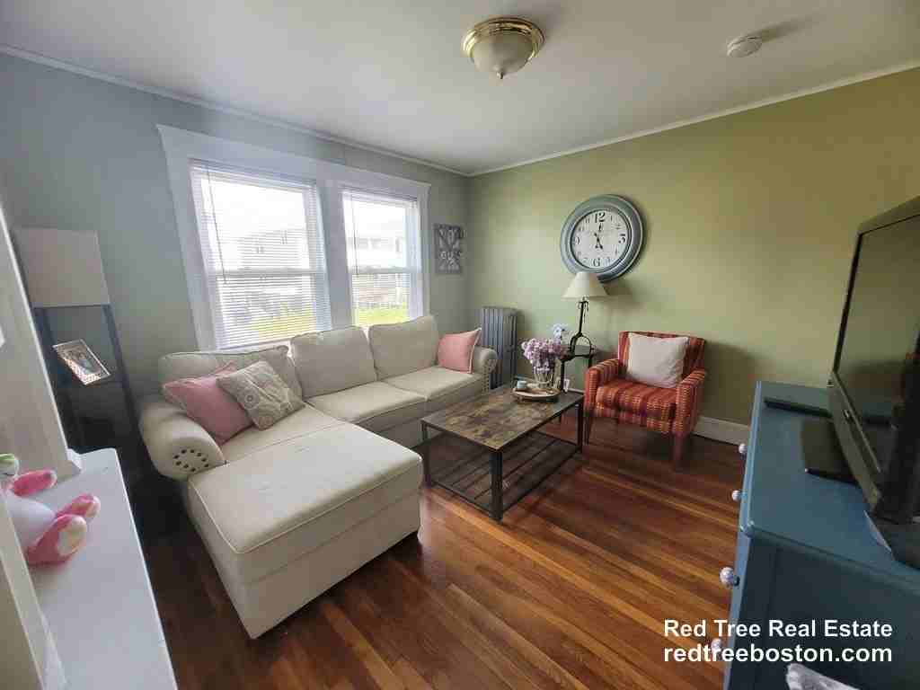 31 Lyman Ave #1 - Photo 7 of 16