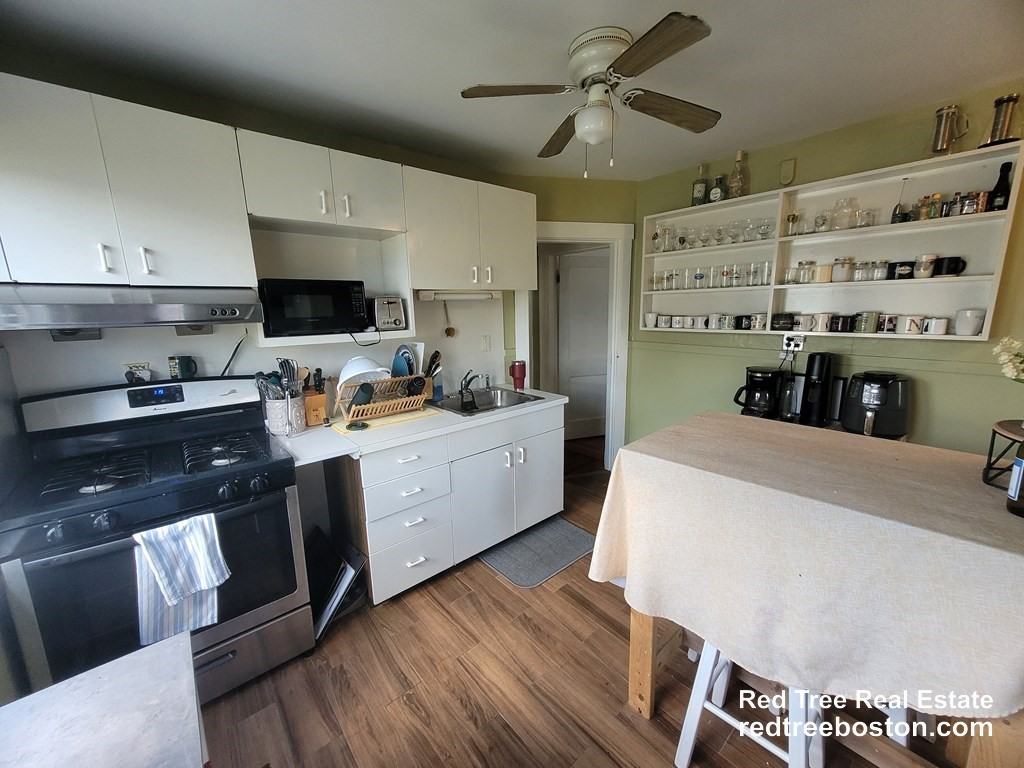 31 Lyman Ave #1 - Photo 2 of 17