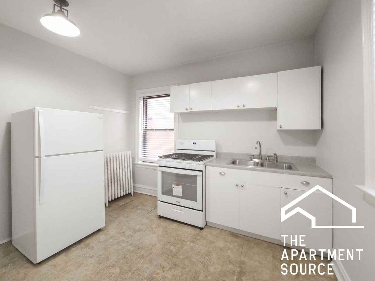 2334 W School St #2 - Photo 2 of 11