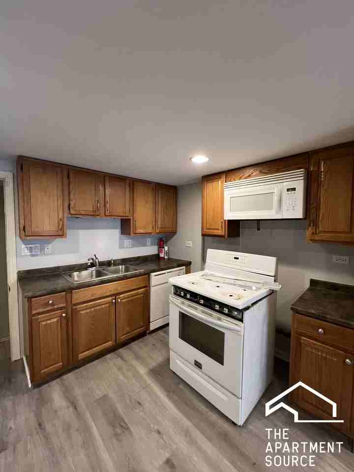 4319 N Lawndale Ave #1 - Photo 2 of 8