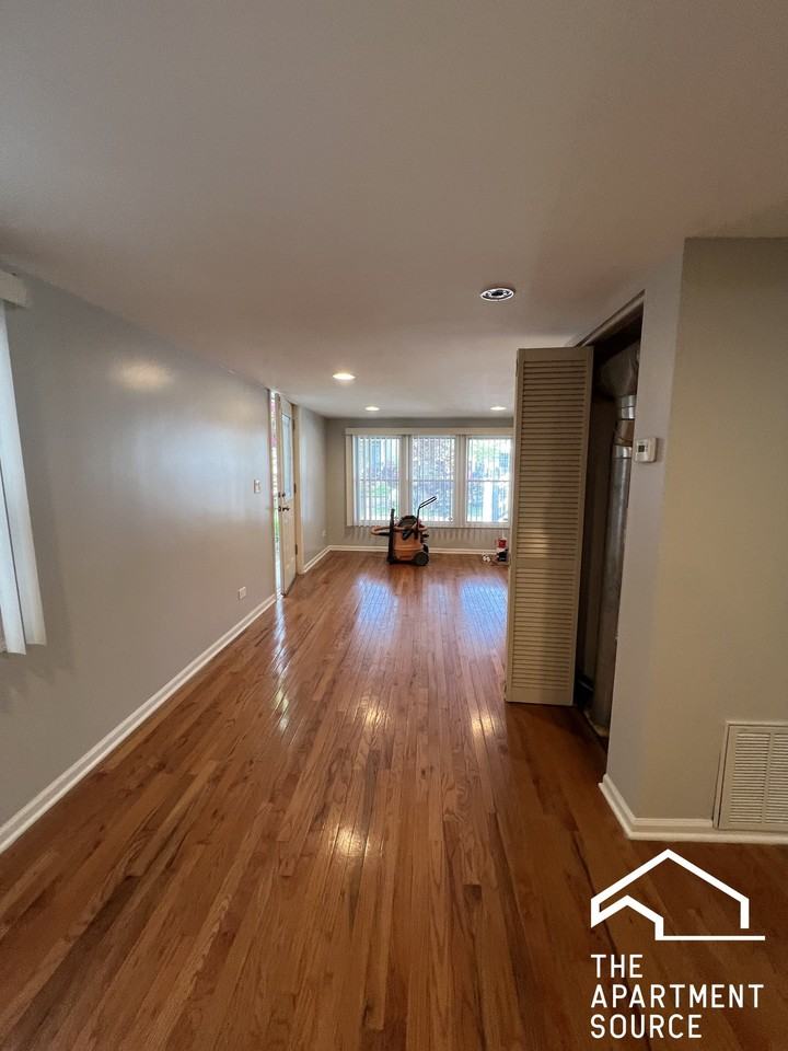 4319 N Lawndale Ave #1 - Photo 3 of 8