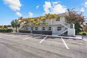 2387 Tamarind Dr - Photo 4 of 8
