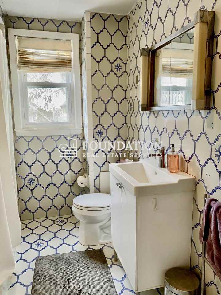 189 Lowell St #2 - Photo 4 of 14