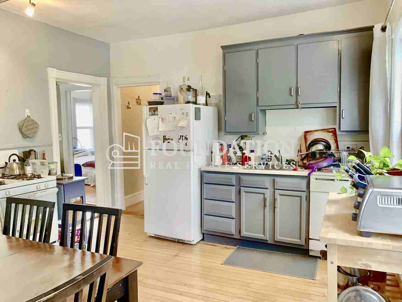 189 Lowell St #2 - Photo 5 of 14