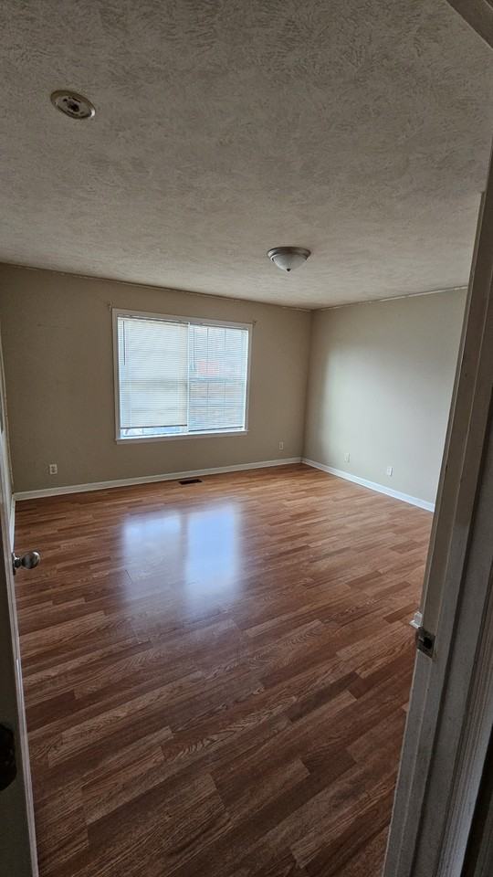 111 Dixie Ct - Photo 6 of 7