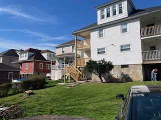 213 Robert St - Photo 2 of 15