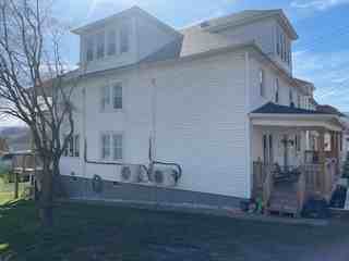 213 Robert St - Photo 4 of 15
