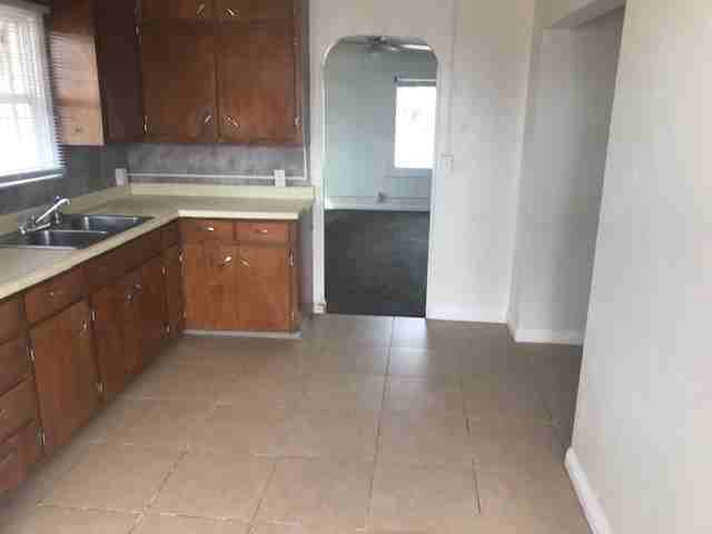 239 Sw, #1 - Photo 2 of 13
