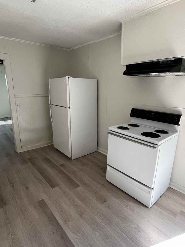 202 Forrest Ave - Photo 3 of 7