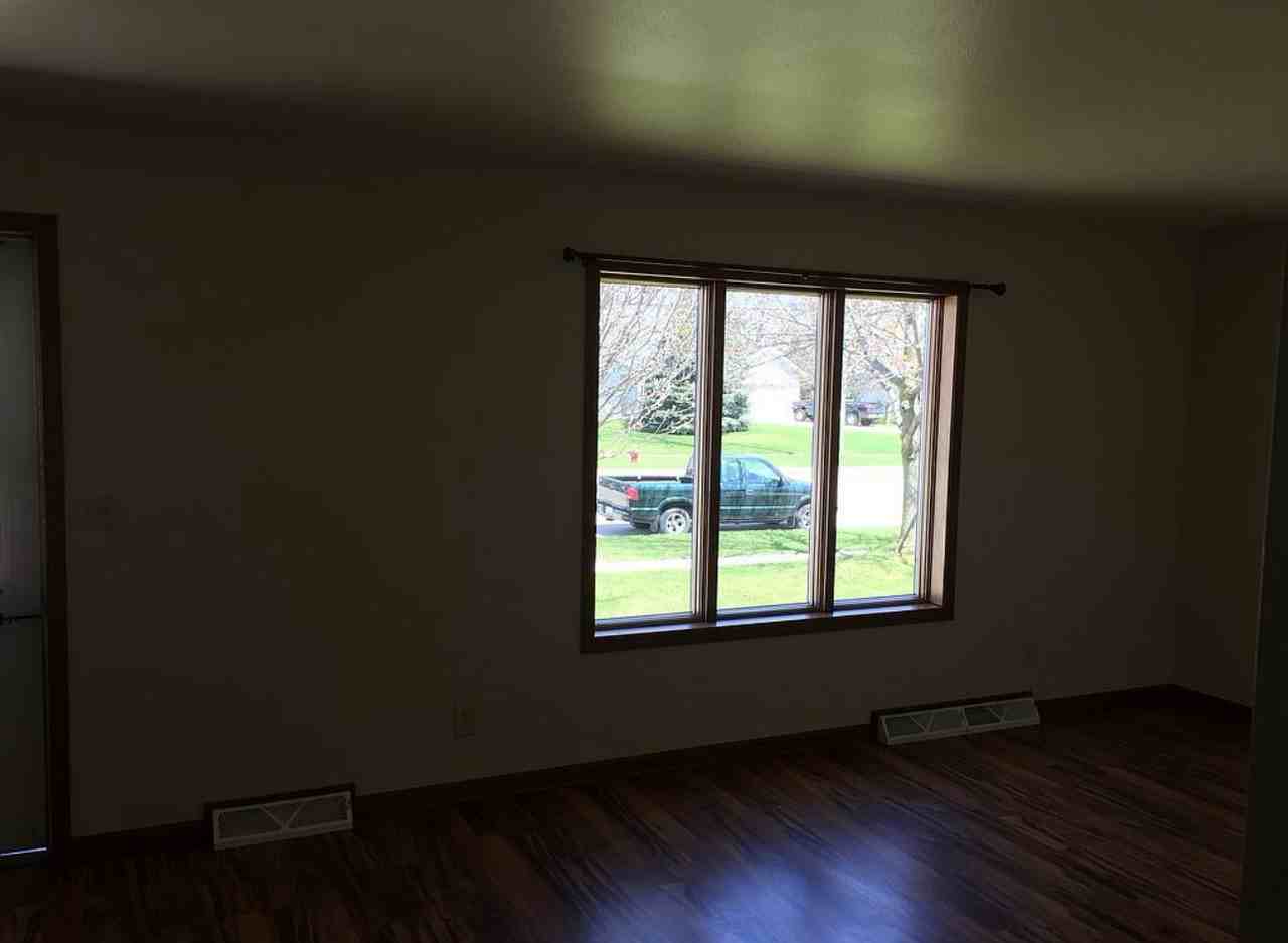 4413 Menasha Ave #4413 - Photo 4 of 14