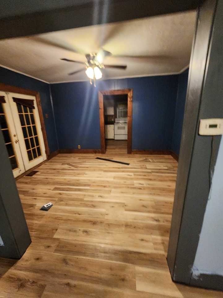 717 4th St Ne - Photo 3 of 5