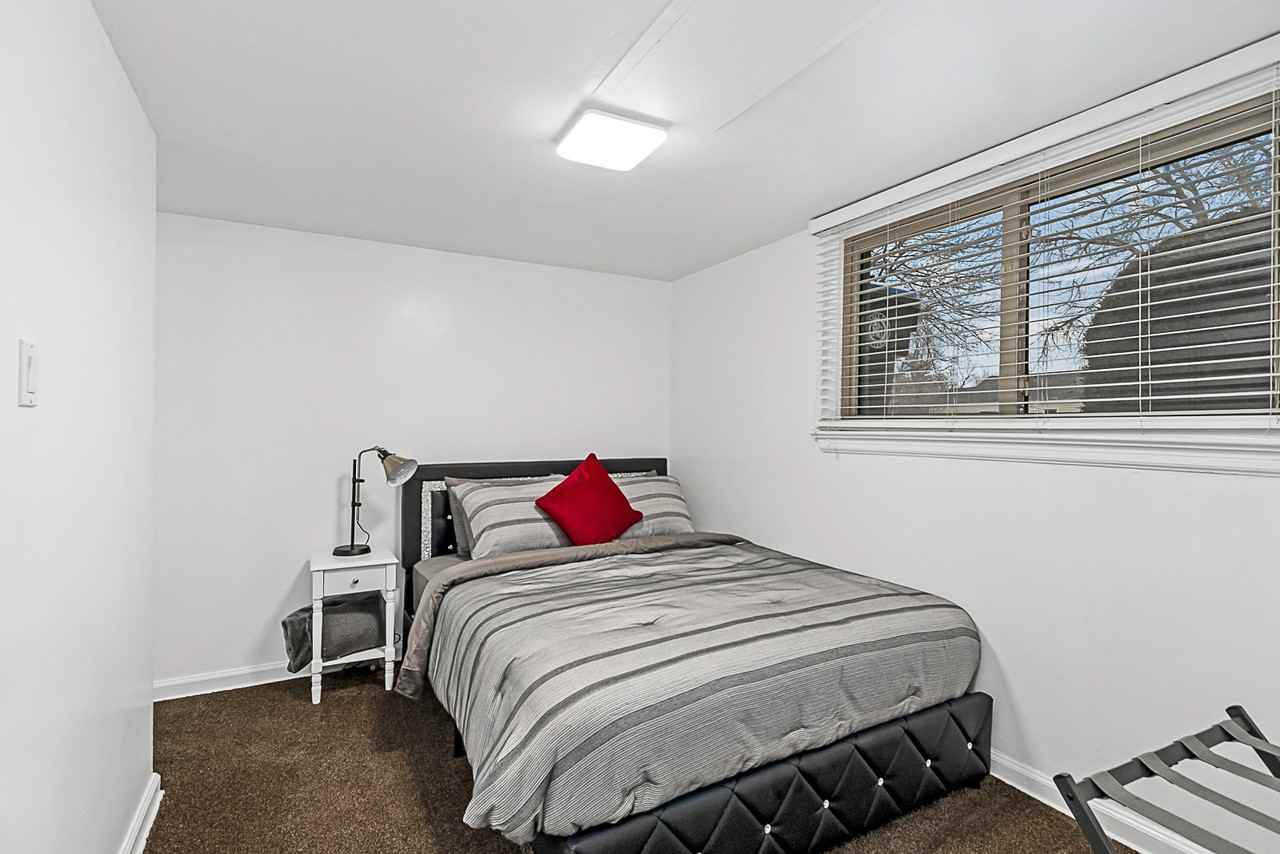 710 W 1st Ave #1 - Photo 4 of 11
