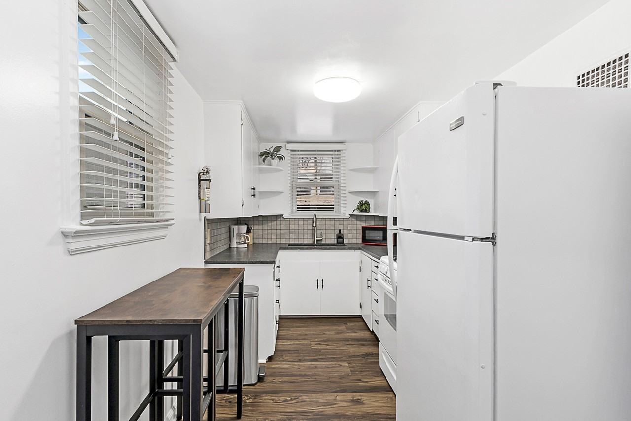710 W 1st Ave #1 - Photo 7 of 11