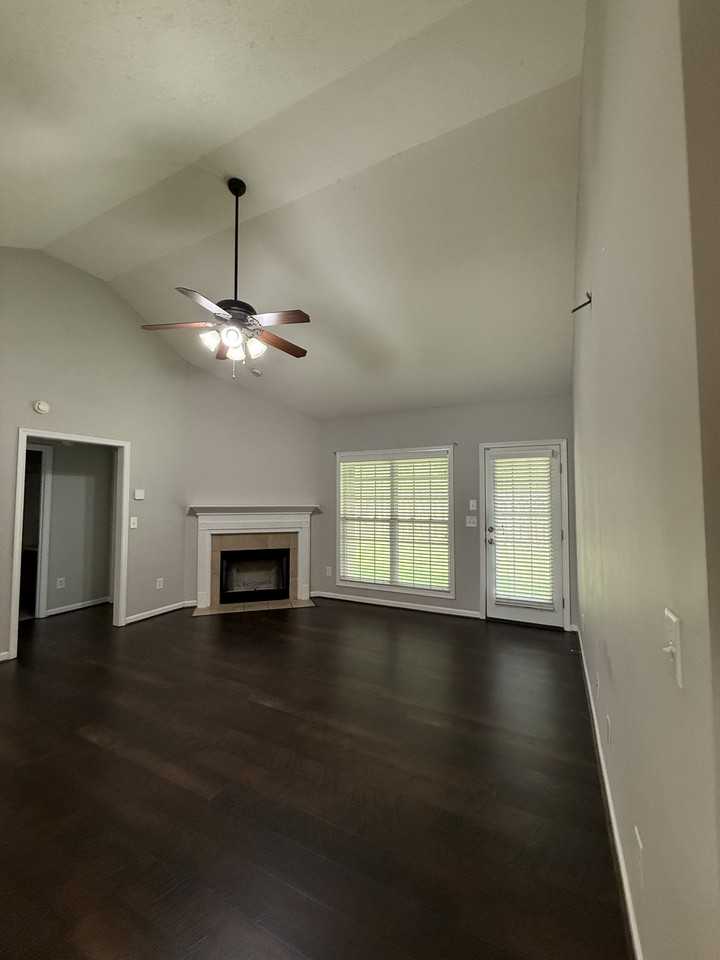 8030 Santee Ct - Photo 2 of 18