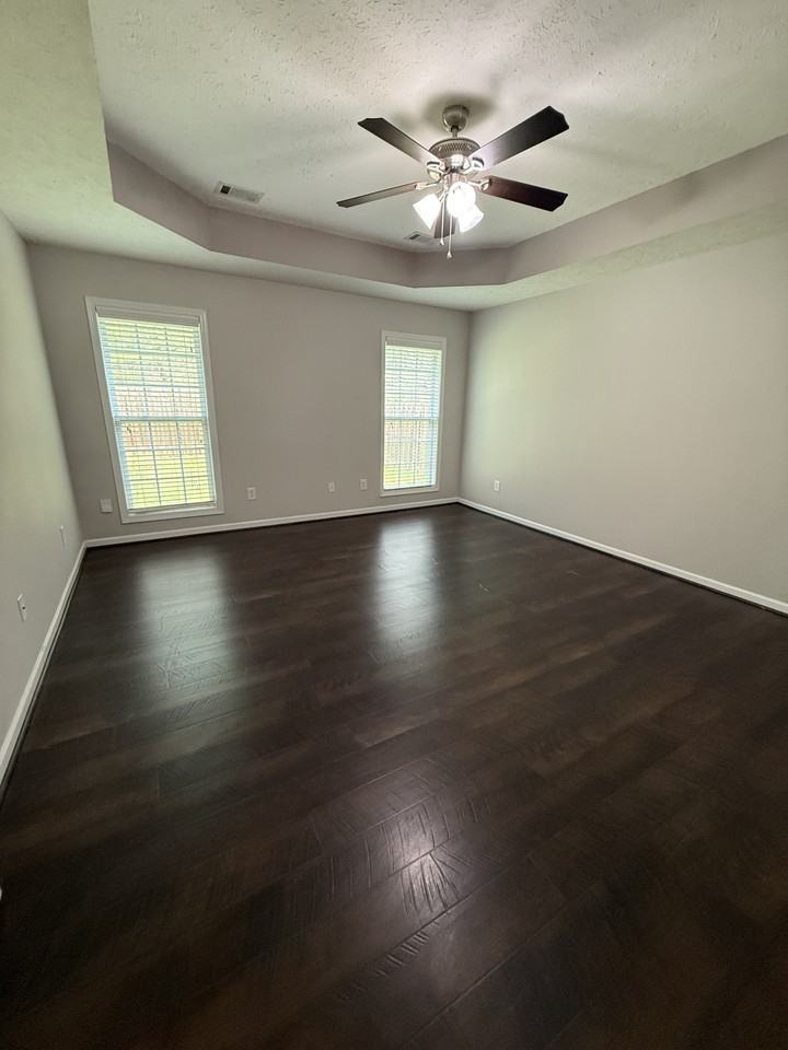 8030 Santee Ct - Photo 5 of 18