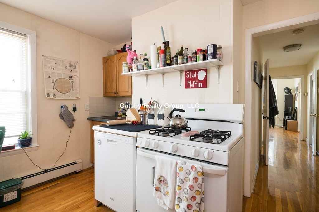 1618 Bristol St #1 - Photo 3 of 12