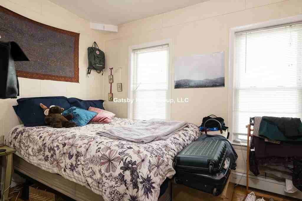 1618 Bristol St #1 - Photo 4 of 12