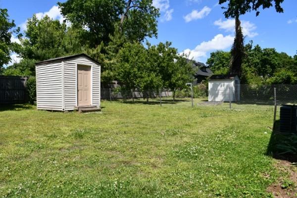 1703 Sharpe Ave - Photo 3 of 10