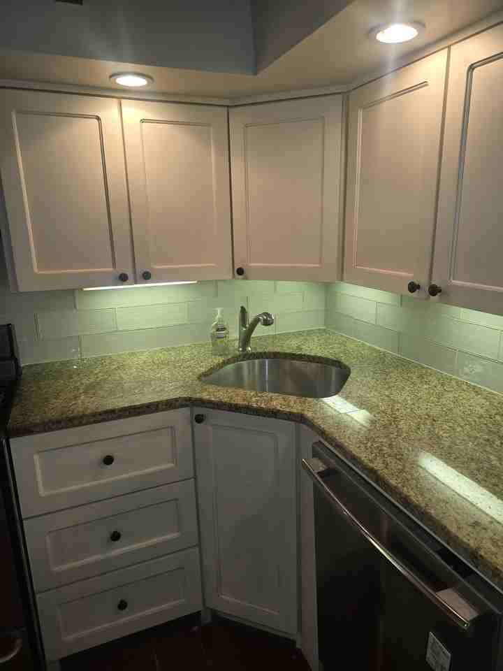 918 Waverly St - Photo 5 of 6