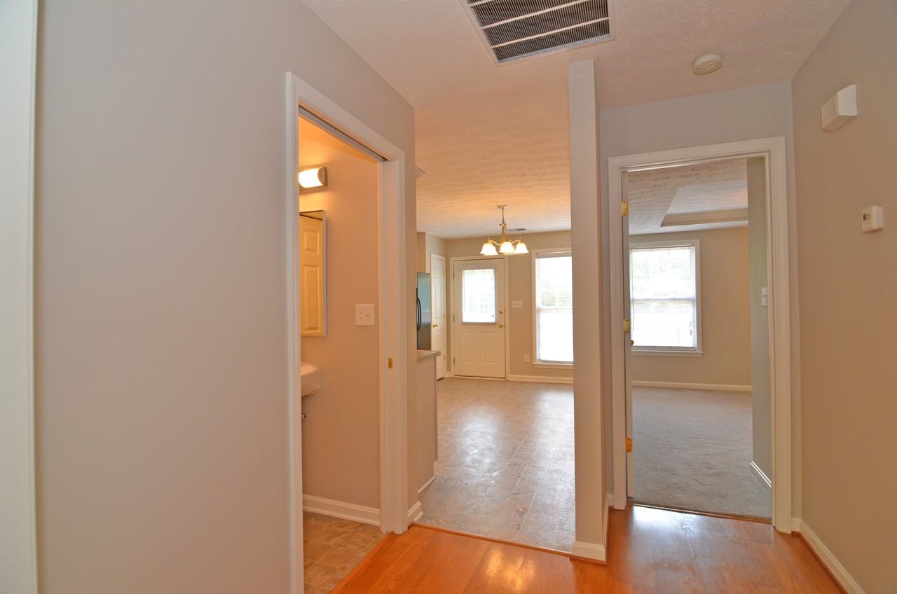 Garden Pointe Dr - Photo 3 of 13