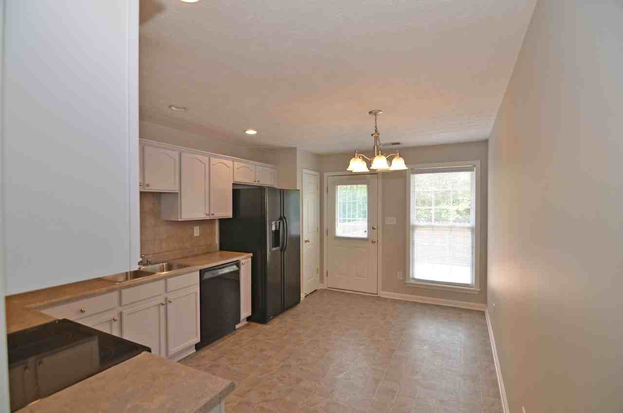 Garden Pointe Dr - Photo 4 of 13