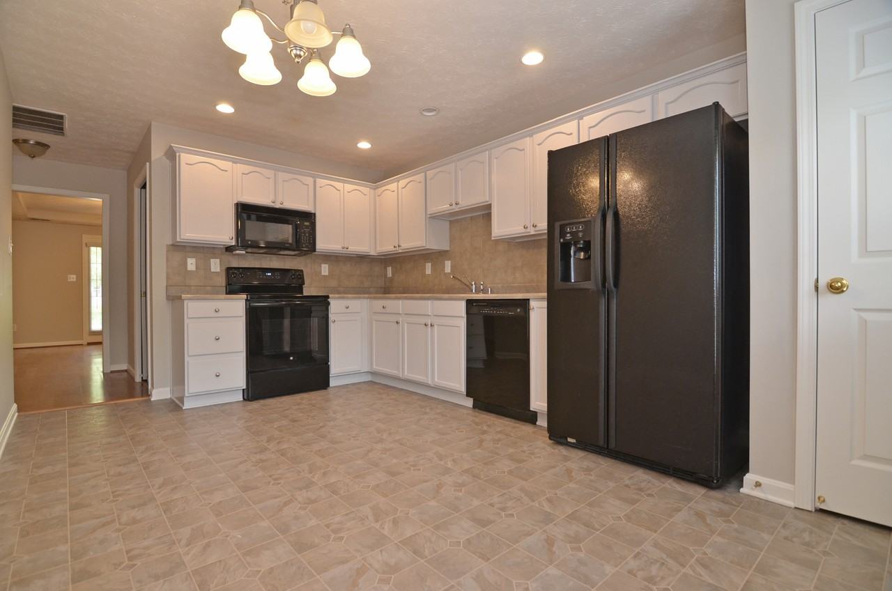 Garden Pointe Dr - Photo 5 of 13
