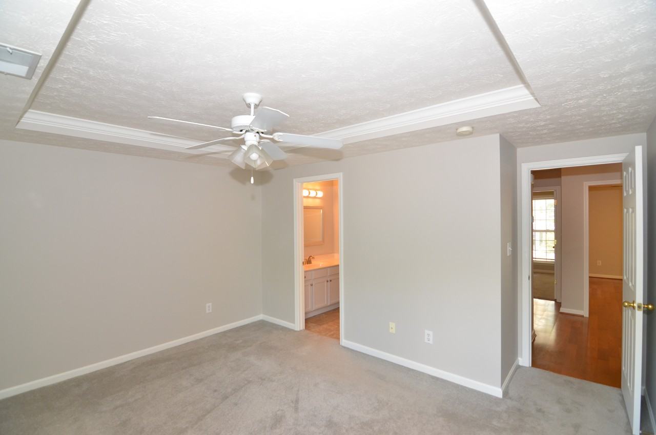 Garden Pointe Dr - Photo 7 of 13