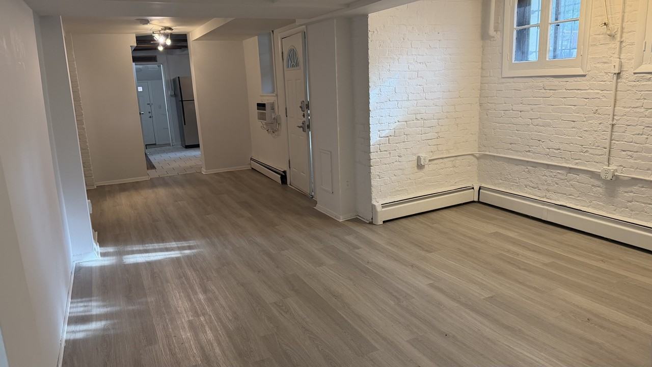 2300 19th St Nw #7 - Photo 7 of 14