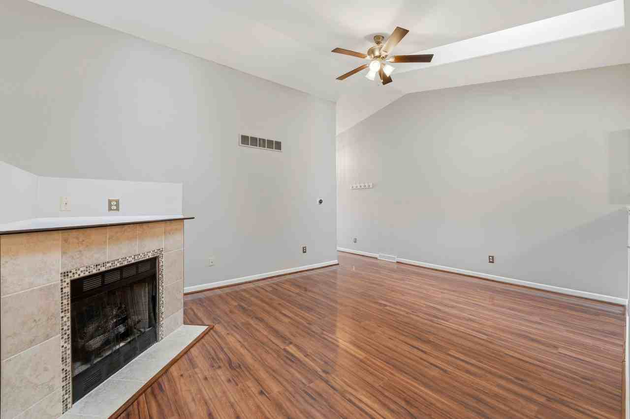 1499 Stonefield Dr - Photo 3 of 24