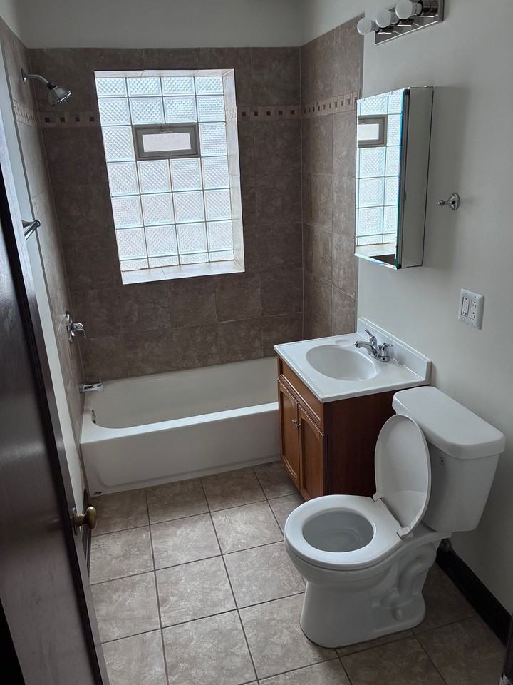 7720 S Marquette Ave #7720-2B - Photo 2 of 8