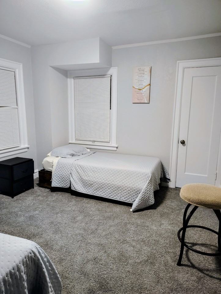 1708 E 67th St - Photo 2 of 4
