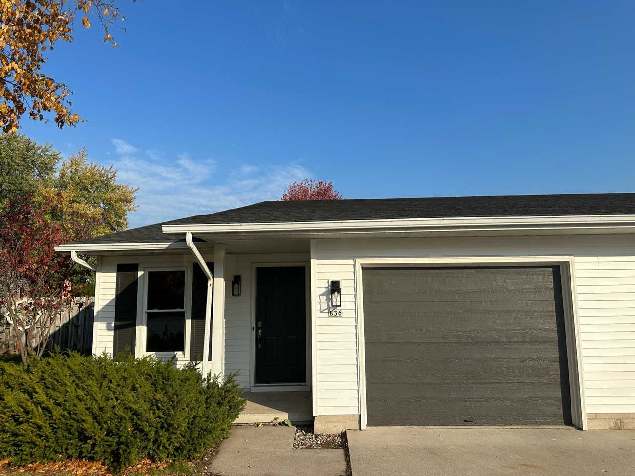 834 Nicholas Ct #836 - Photo 2 of 8